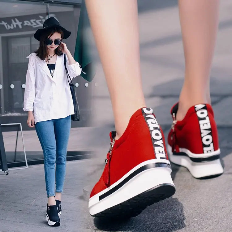 Slip-On Sneakers mit Keilabsatz