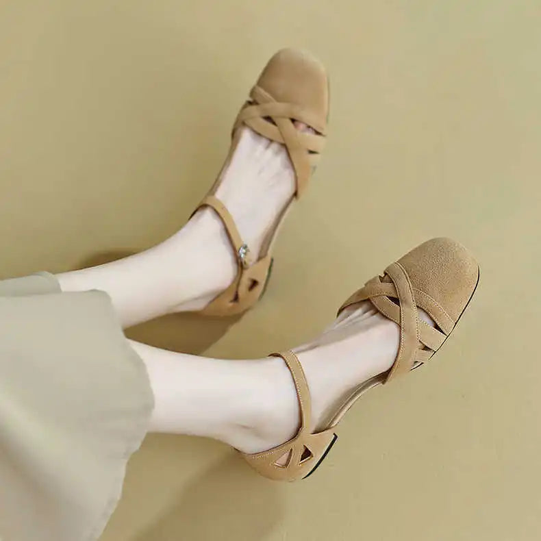 Sandalen mit Plateau – Eckige Zehen, römischer Stil