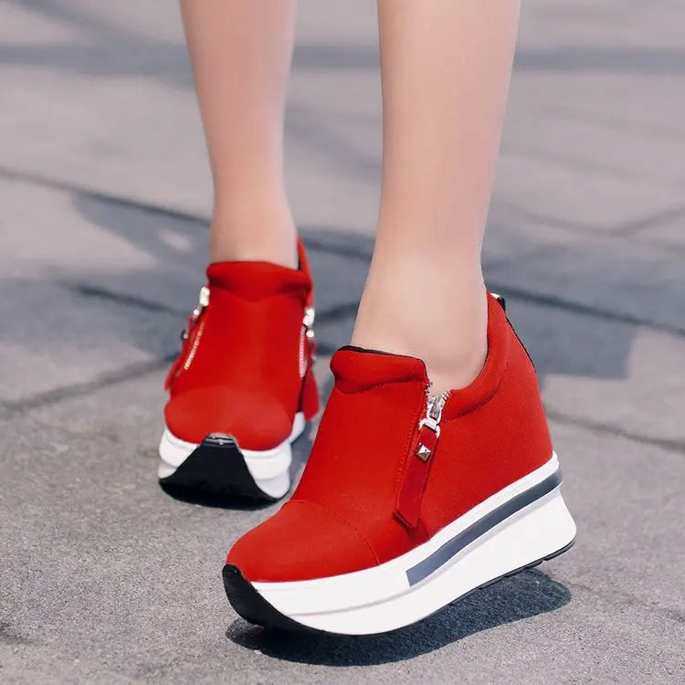 Slip-On Sneakers mit Keilabsatz
